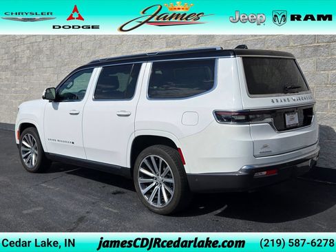 Used 2022 Jeep Grand Wagoneer Series II AWD/4WD image 3