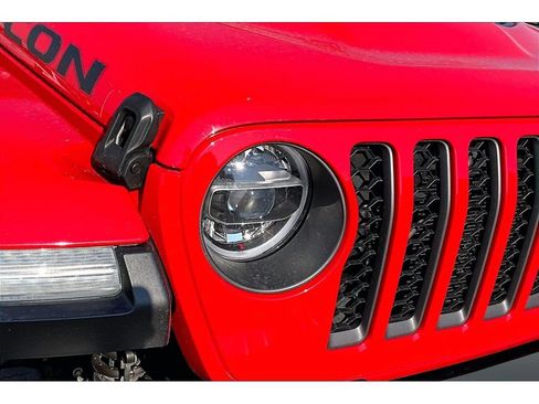 Used 2021 Jeep Gladiator Rubicon AWD/4WD image 27