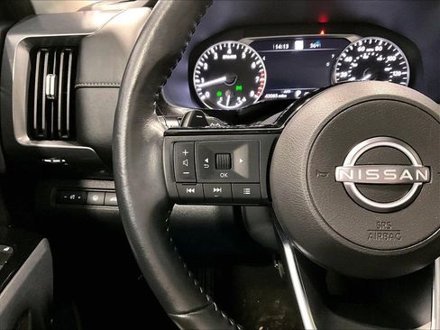 Used 2023 Nissan Pathfinder SL w/ SL Premium Package image 18