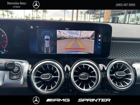 Used 2024 Mercedes-Benz GLB 250 image 27