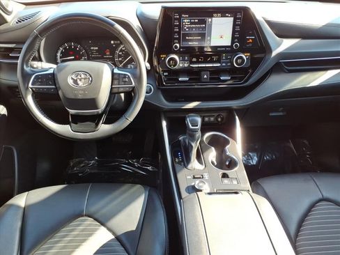 Used 2021 Toyota Highlander XSE image 13