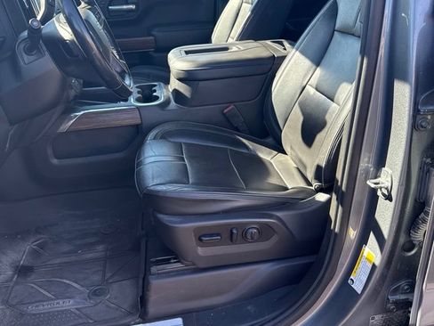 Used 2021 Chevrolet Silverado 1500 High Country w/ Technology Package AWD/4WD image 9