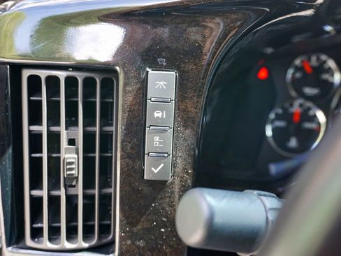 Used 2017 Chevrolet Express 2500 RWD image 85