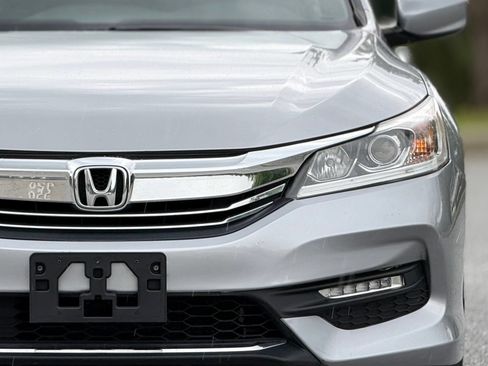 Used 2016 Honda Accord Sport image 15