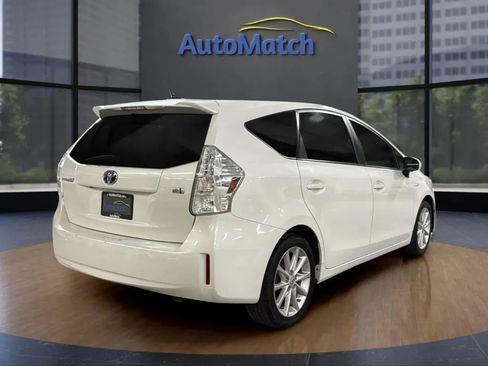 Used 2013 Toyota Prius V Five image 9