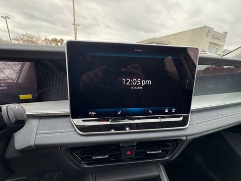 New 2026 Volkswagen Tiguan SE image 28