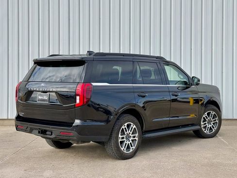 Certified 2025 Ford Expedition Active AWD/4WD image 6