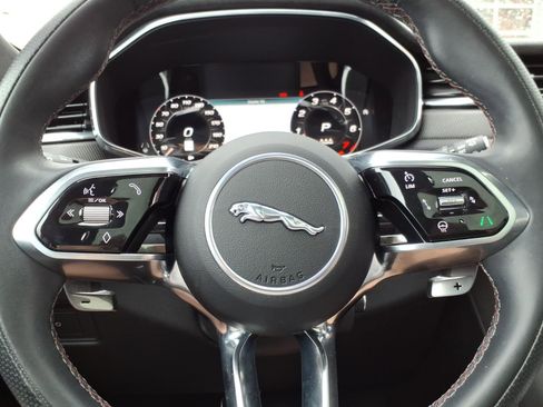 Used 2024 Jaguar F-PACE SVR AWD/4WD image 17