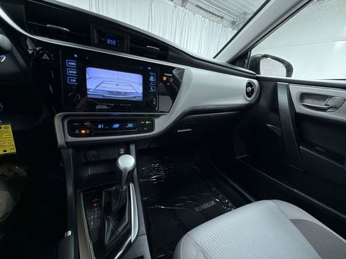 Used 2017 Toyota Corolla LE image 15