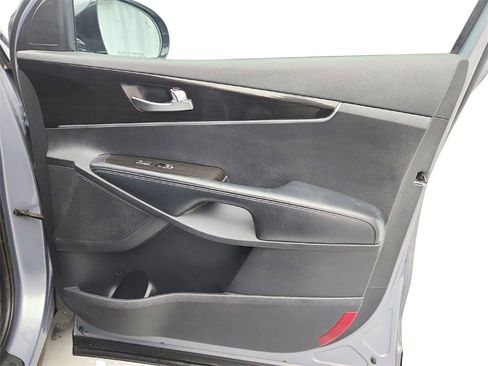 Used 2020 Kia Sorento LX image 24