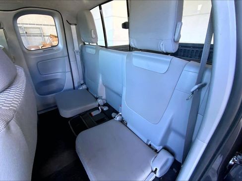 Used 2012 Toyota Tacoma PreRunner w/ SR5 Pkg image 19