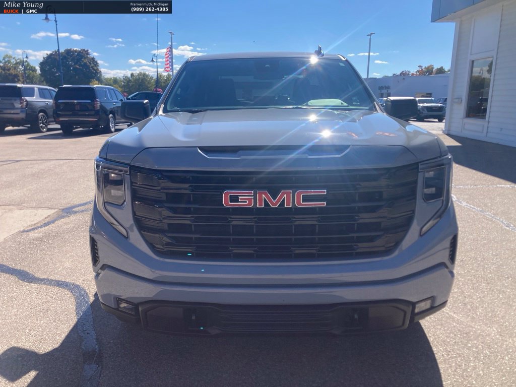 Used 2024 GMC Sierra 1500 Elevation AWD/4WD image 2