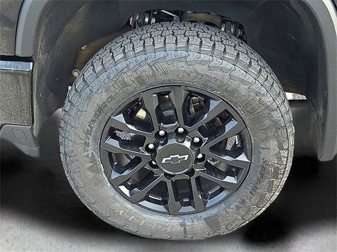 Used 2025 Chevrolet Silverado 2500 Custom w/ Custom Blackout Package image 9