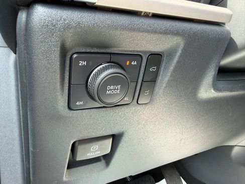 Used 2025 Ford Expedition Max Active AWD/4WD image 25