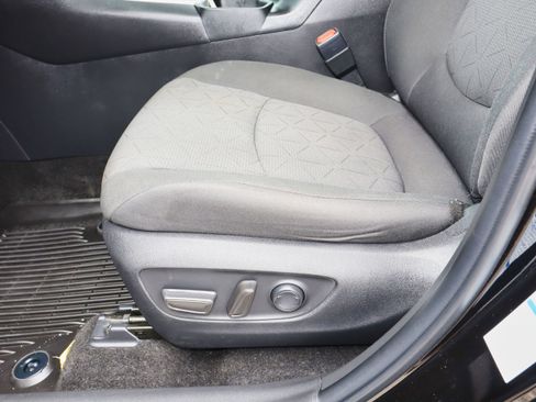 Used 2023 Toyota RAV4 XLE image 13