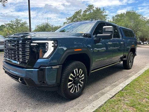 Used 2025 GMC Sierra 2500 Denali Ultimate w/ Max Trailering Package AWD/4WD image 2