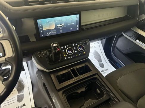 Used 2020 Land Rover Defender 110 First Edition image 37