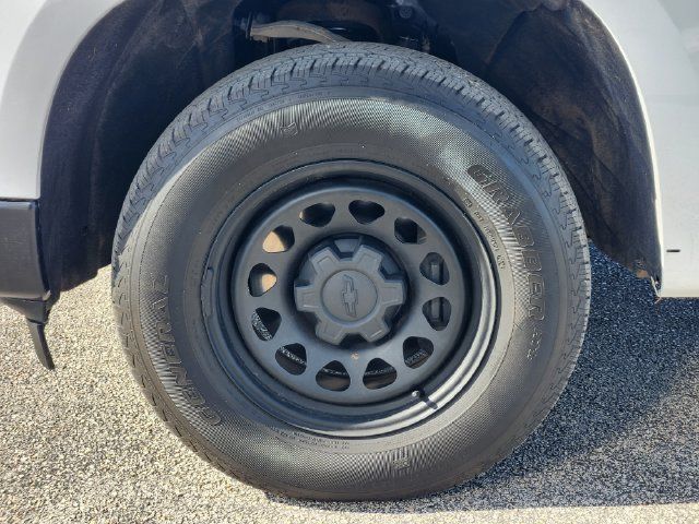 Used 2024 Chevrolet Silverado 1500 W/T w/ WT Value Package AWD/4WD image 8