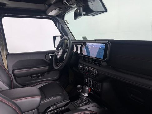 Used 2025 Jeep Wrangler Unlimited Rubicon AWD/4WD image 42