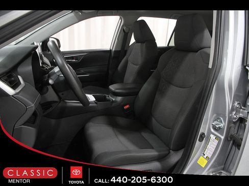Certified 2024 Toyota RAV4 XLE FWD image 5