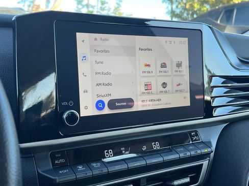 Used 2025 Toyota Camry LE image 20