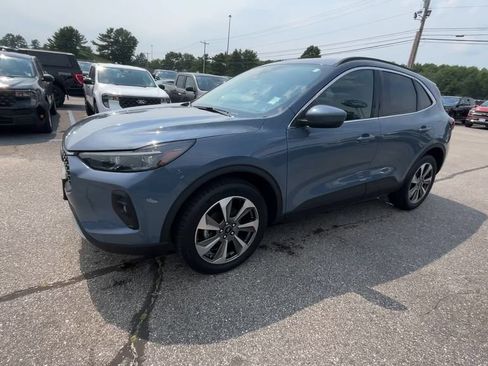 Certified 2025 Ford Escape Platinum AWD/4WD image 15