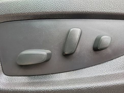 Used 2017 Chevrolet Suburban LT image 22