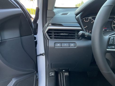 New 2025 Nissan Altima 2.5 SR image 24