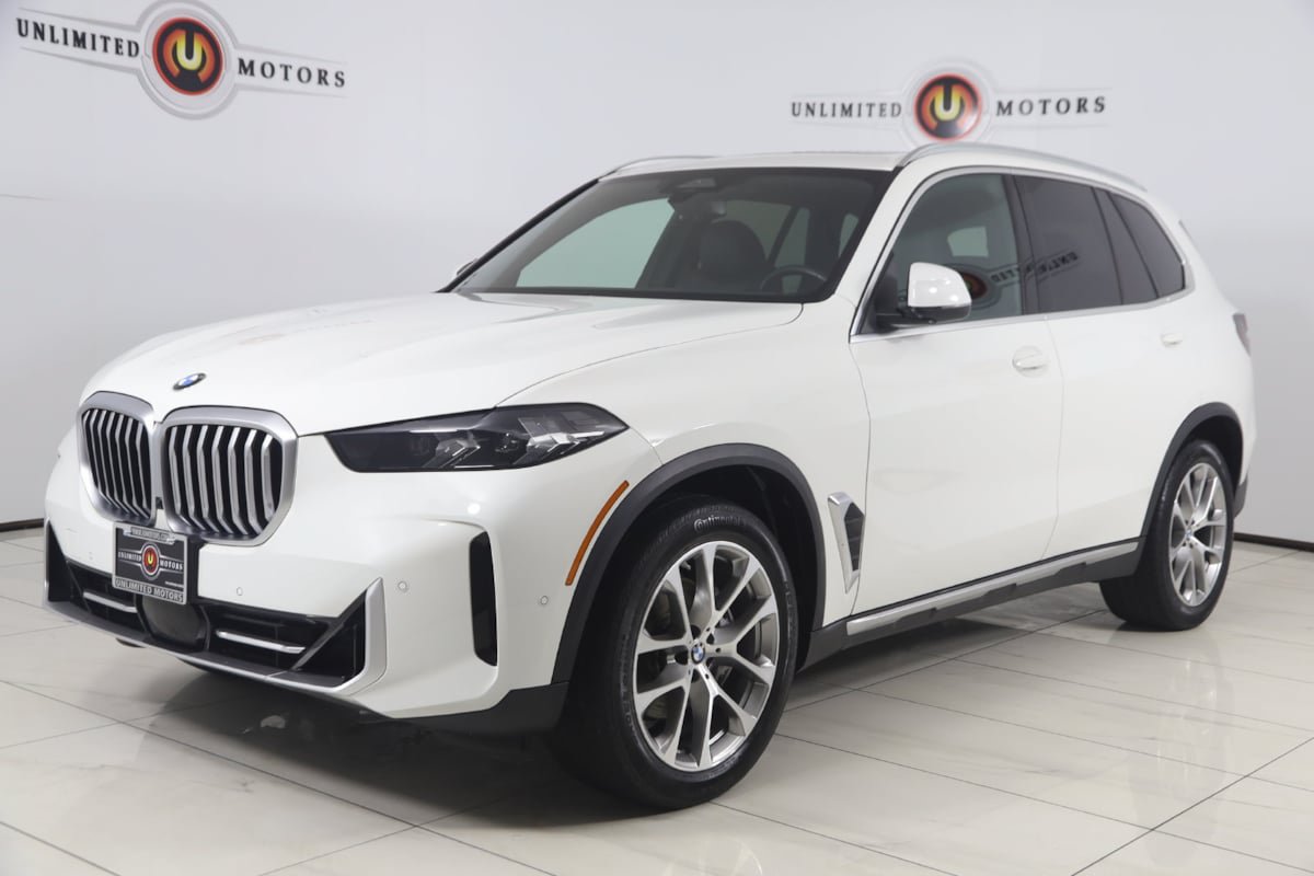 Used 2024 BMW X5 xDrive40i w/ Parking Assistance Package AWD/4WD image 5