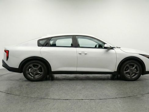 Used 2025 Kia K4 FWD image 11