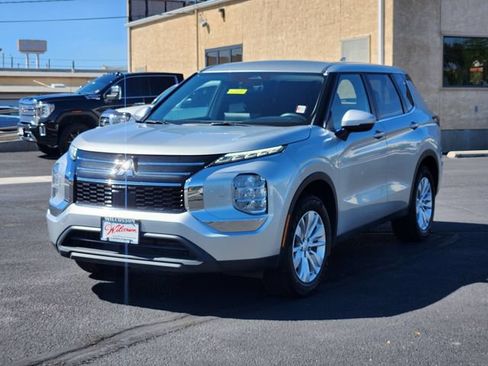 Used 2025 Mitsubishi Outlander ES AWD/4WD image 7