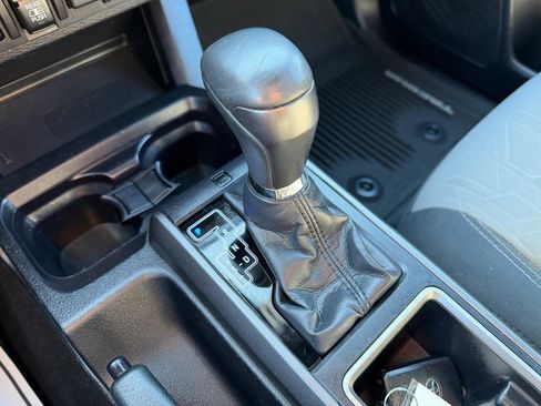 Used 2020 Toyota Tacoma TRD Off-Road w/ Technology Package image 17