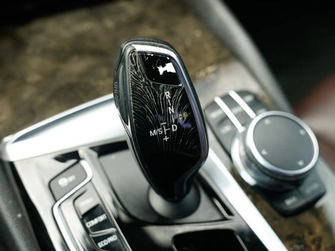 Used 2018 BMW 530i xDrive AWD/4WD image 39