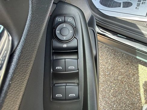 Used 2023 Chevrolet TrailBlazer RS AWD/4WD image 11