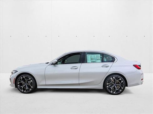 Used 2025 BMW 330i xDrive Sedan AWD/4WD image 8