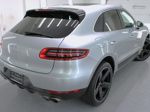 Used 2016 Porsche Macan S image 28