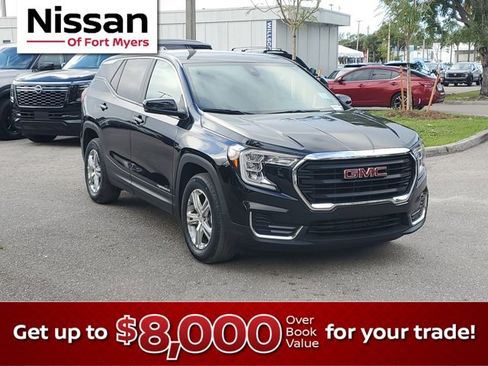 Used 2024 GMC Terrain SLE image 1