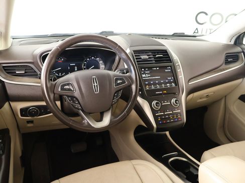 Used 2019 Lincoln MKC Reserve w/ MKC Climate Package FWD image 2
