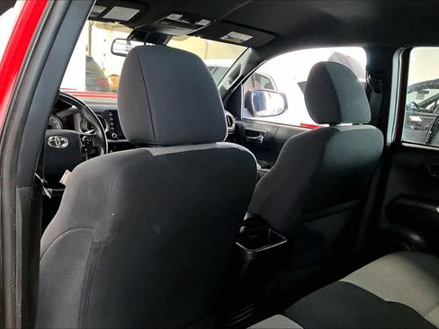 Used 2020 Toyota Tacoma TRD Sport image 11