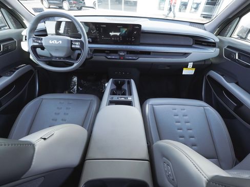 Used 2024 Kia EV9 Wind image 39