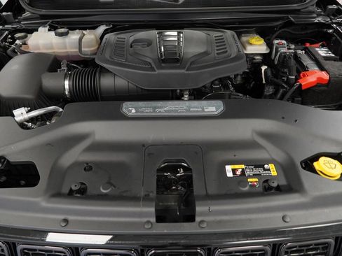 Used 2024 Jeep Wagoneer L Series II AWD/4WD image 47