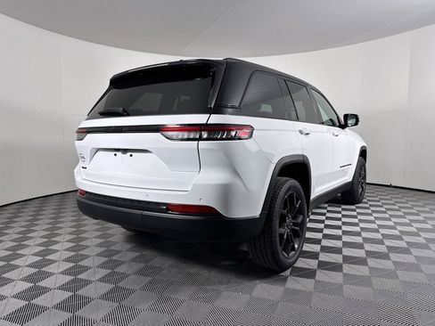New 2025 Jeep Grand Cherokee Limited image 21