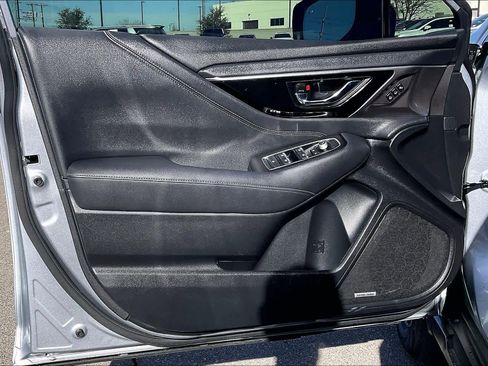 Used 2025 Subaru Outback Limited image 20