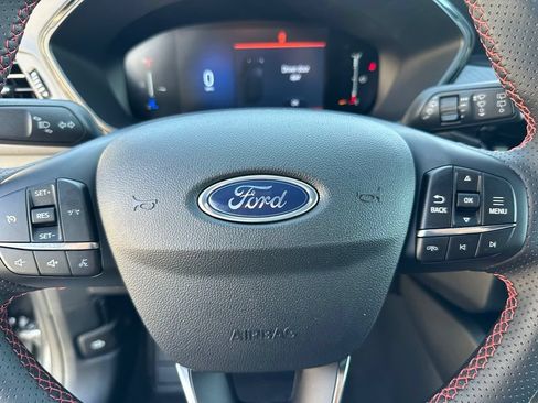 Used 2025 Ford Escape ST-Line AWD/4WD image 24