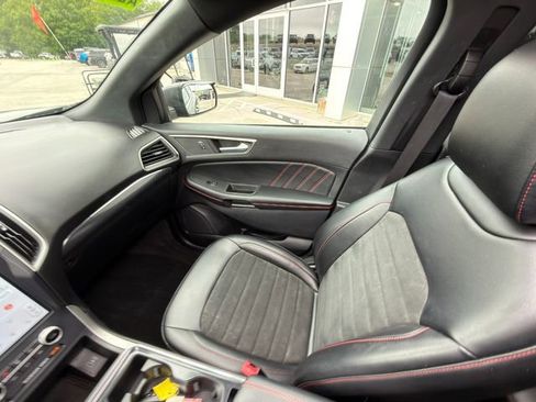 Used 2022 Ford Edge ST-Line w/ Class II Trailer Tow Package AWD/4WD image 21