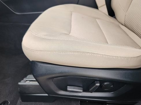 Used 2023 Ford Explorer XLT image 23