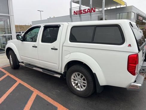 Used 2016 Nissan Frontier SV image 21
