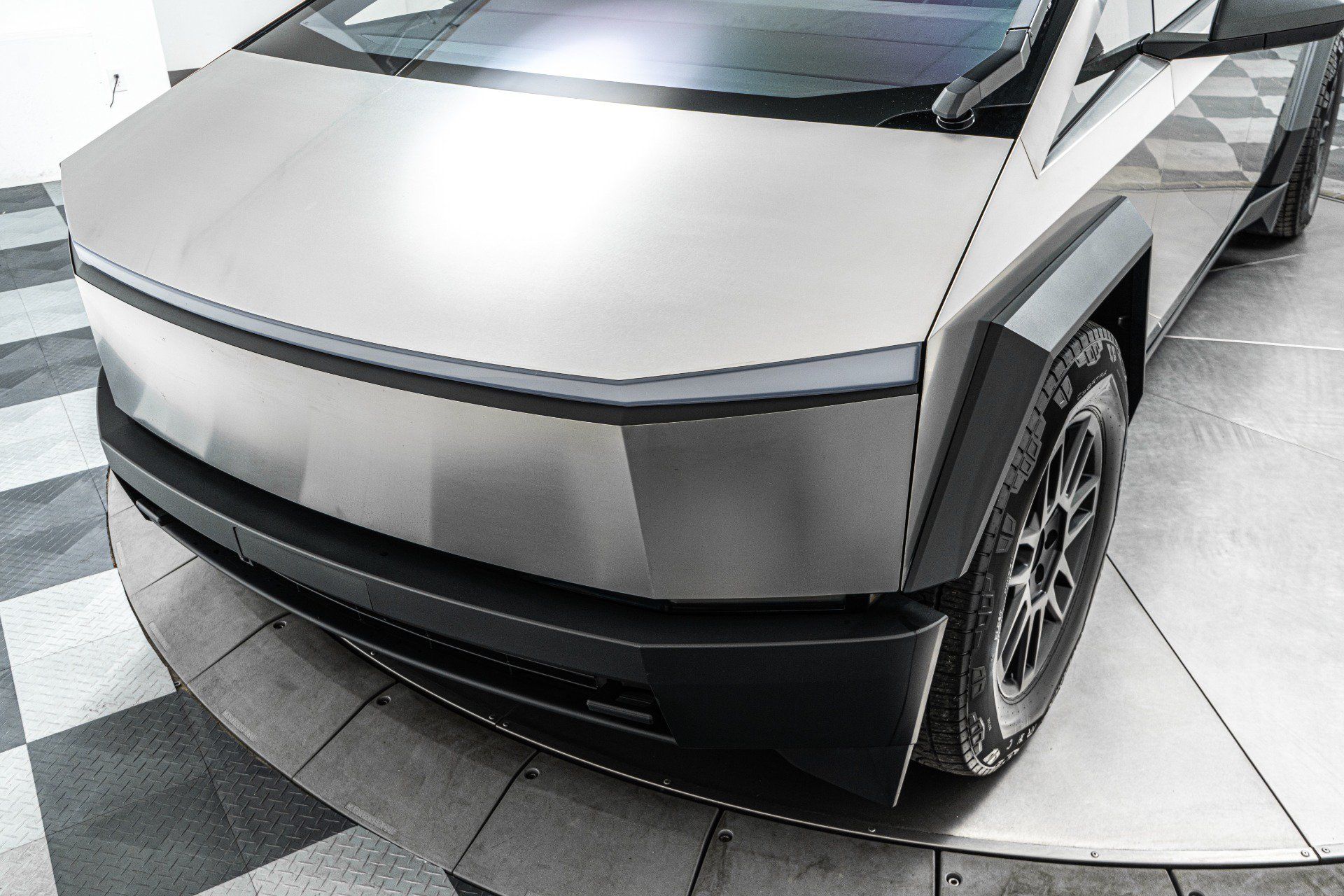 Used 2024 Tesla Cybertruck Cyberbeast AWD/4WD image 32