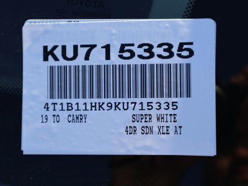 Certified 2019 Toyota Camry XLE image 7