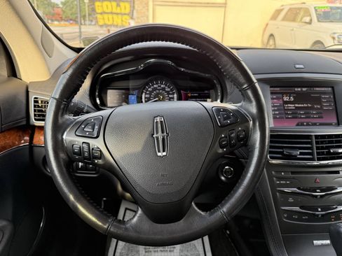 Used 2013 Lincoln MKT AWD image 15